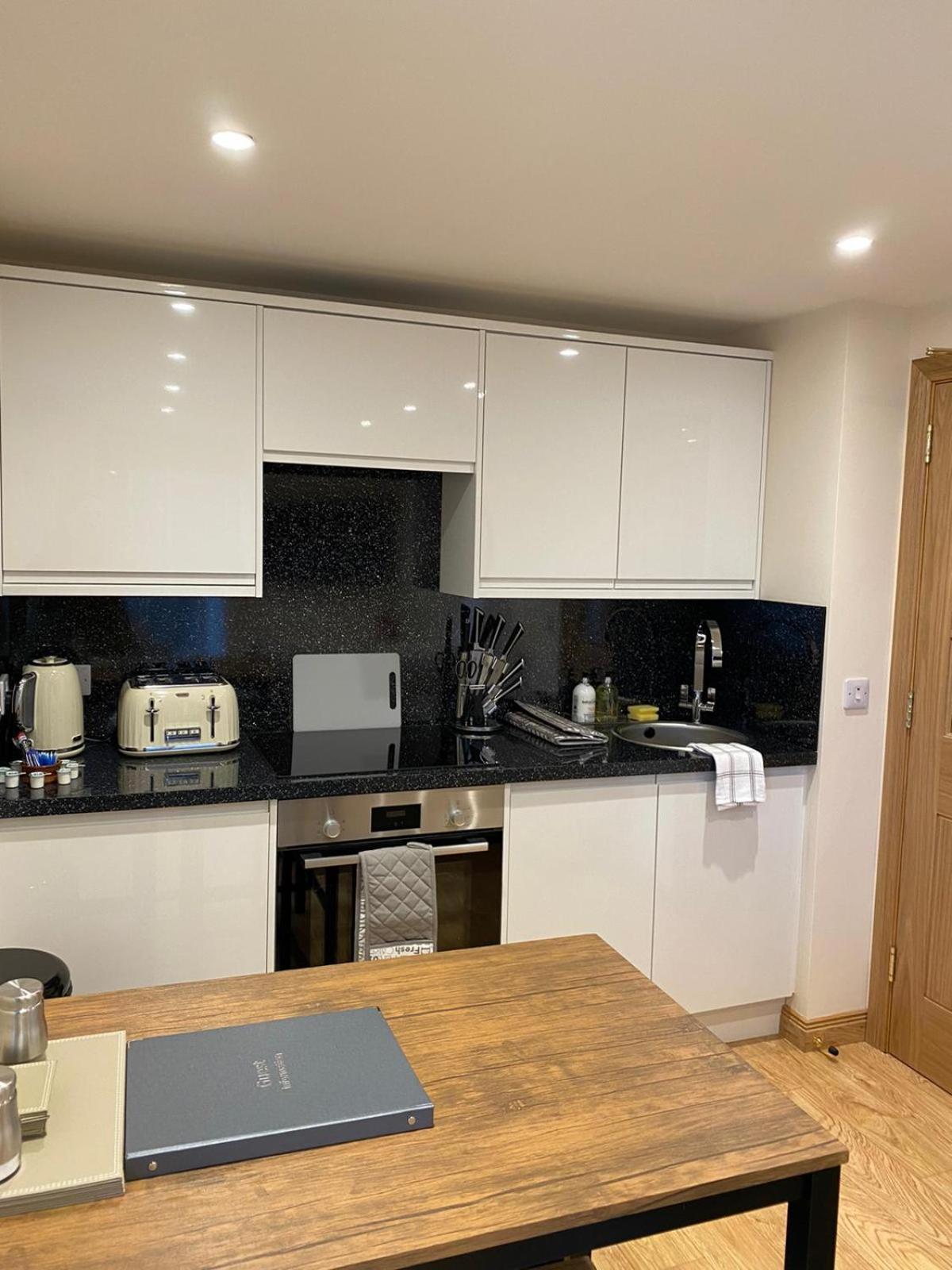 Waverley Inn Holiday Apartments Inverness Phòng bức ảnh