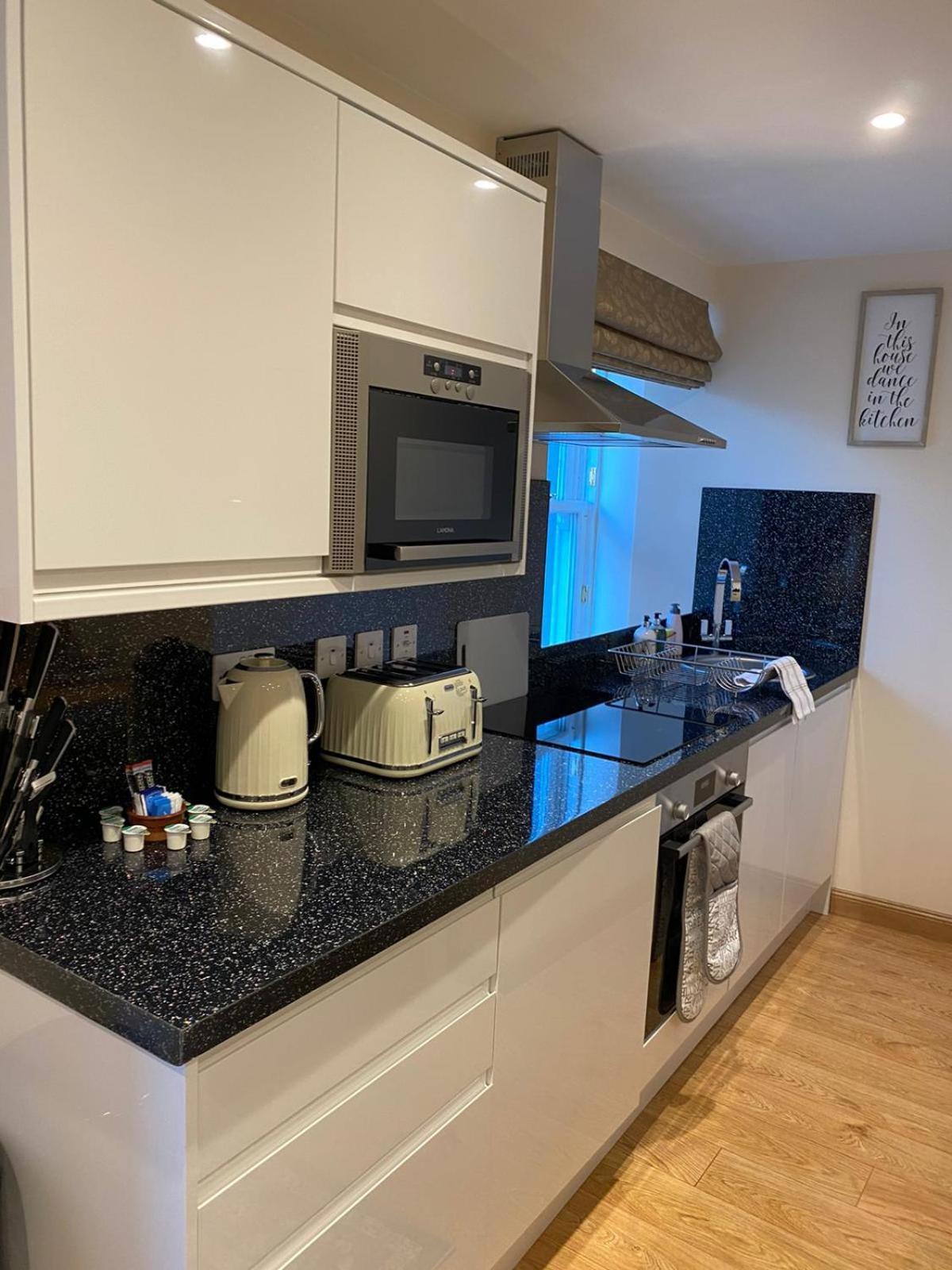 Waverley Inn Holiday Apartments Inverness Phòng bức ảnh